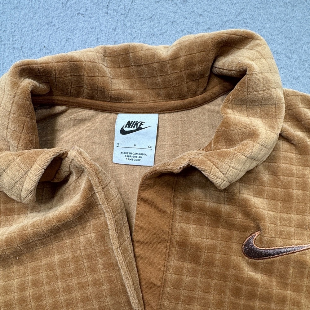 Nike Sweatshirt Women's Small Brown Grid Collared Velour Cropped Boxy Pullover - Picture 5 of 5